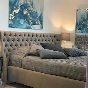 luxury-appartament-j-suite-restaurato-nel-2018.hotelinveneto.com/